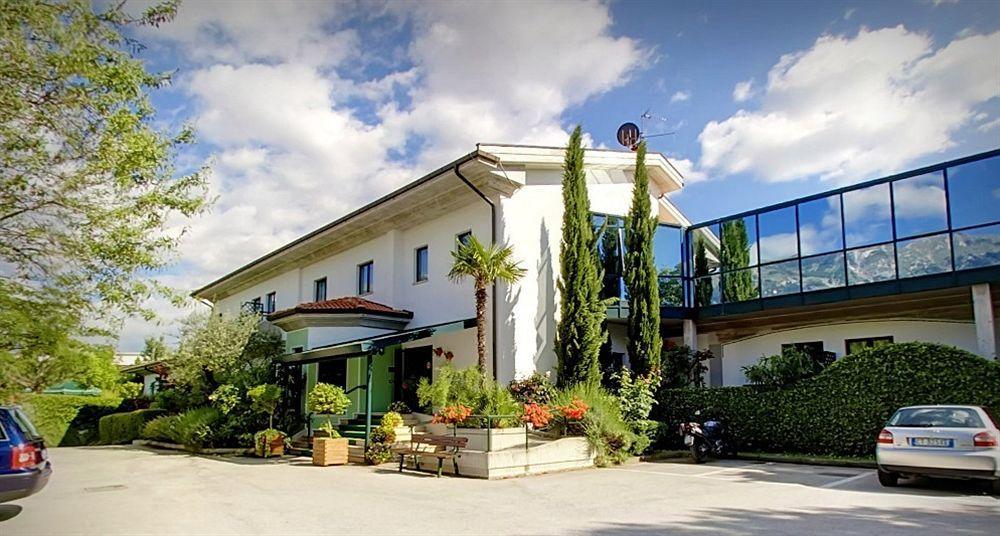 Hotel Santacroce Meeting Sulmona Eksteriør billede